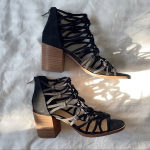 Vince Camuto block heel strappy sandal Size 7